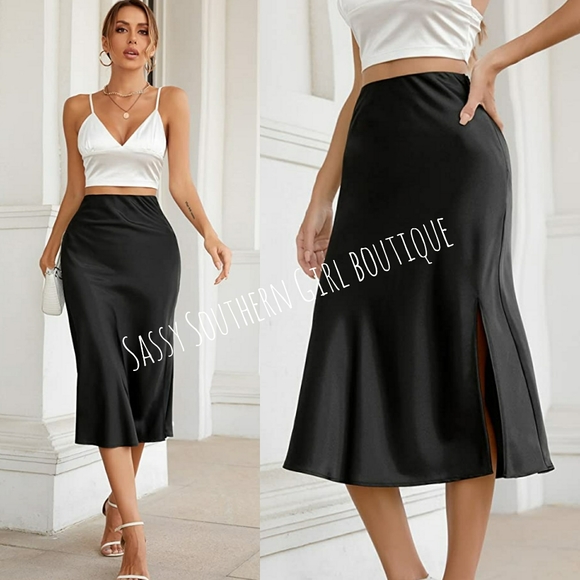 ⭐🆕 Plus Black satin midi skirt - Picture 1 of 16